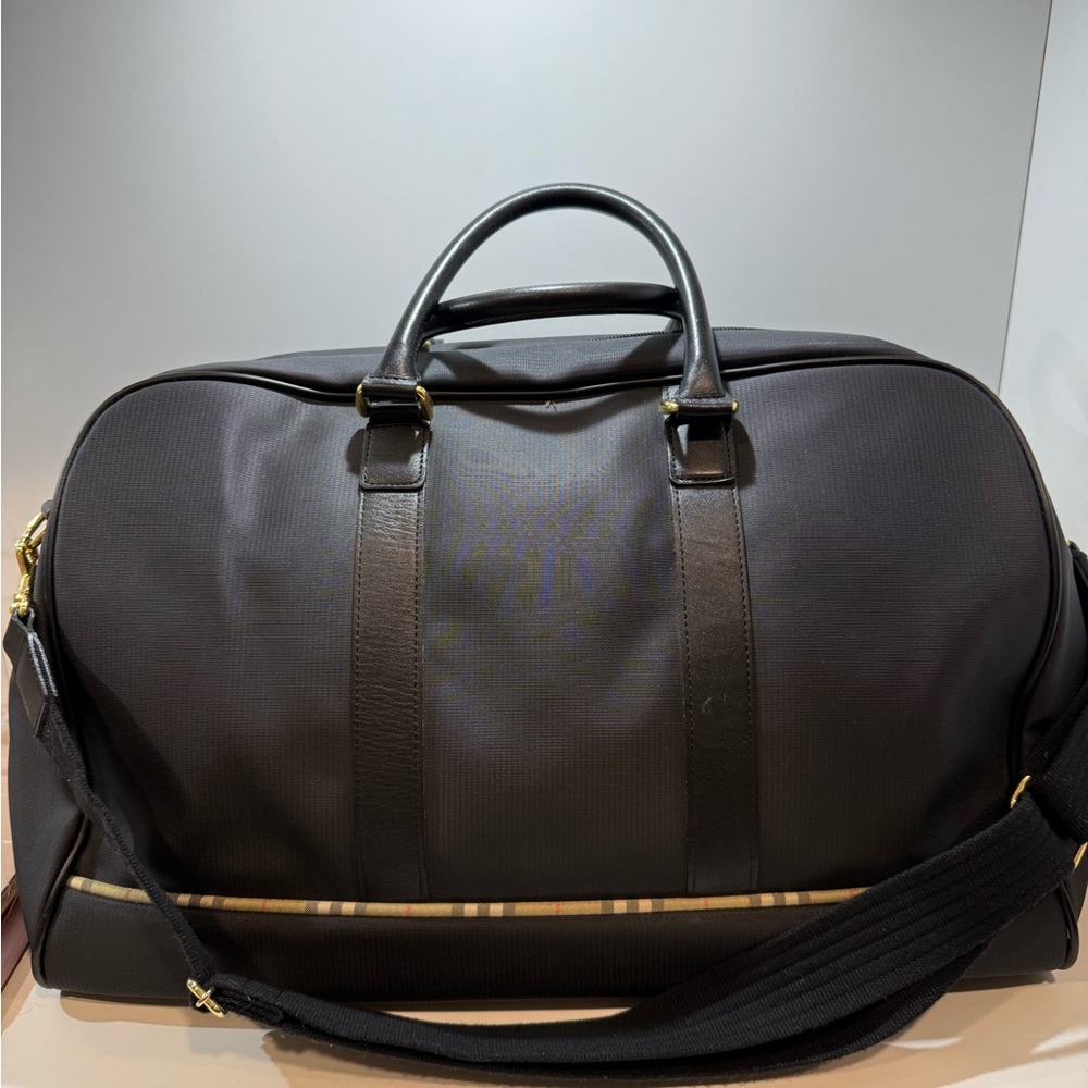 Burberry Golf 45 Black Duffel with House Check Pattern - Picture 3 of 11